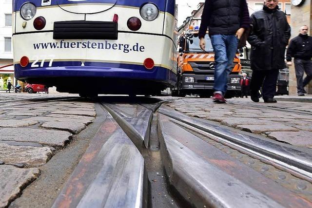 Autofahrer übersieht Tram am Holzmarkt – 6000 Euro Sachschaden