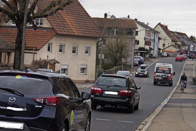 Tempo 30 und Flsterbelag in der Warmbacher Strae wirken