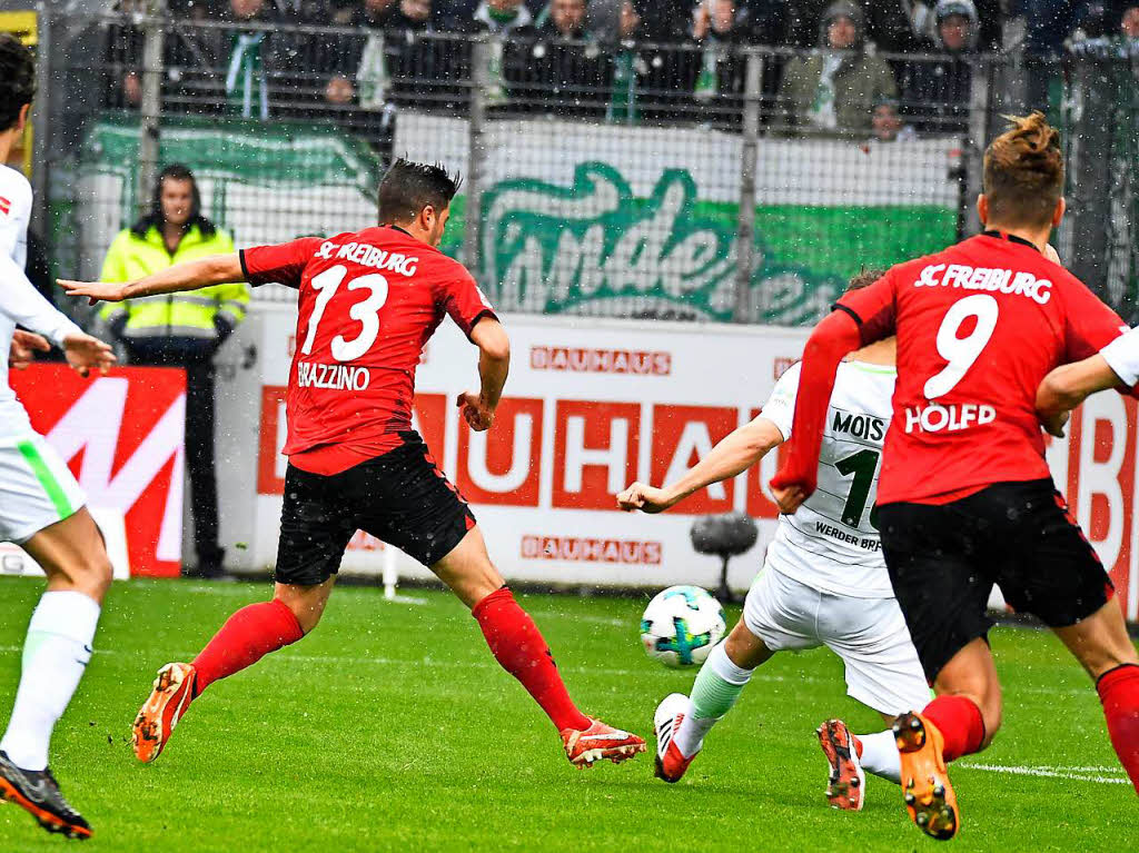 Eine durchwachsene Partie sahen die Zuschauer im Schwarzwaldstadion. Im Schneetreiben gewann der Sportclub mit 1:0 gegen Bremen.