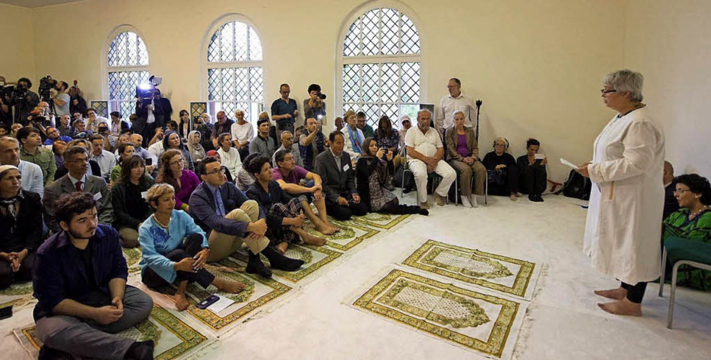 Muslime und Nichtmuslime, Frauen und M...er Berliner Ibn-Rushd-Goethe-Moschee.   | Foto:  IMAGO