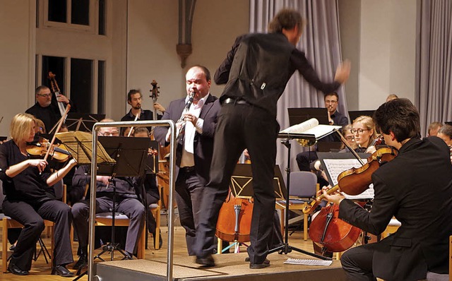 Voller Romantik: Das Per Tutti Orchest...inkler beim Konzert in der Steinhalle.  | Foto: Katharina Bchle