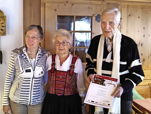 Brbel Bunnenberg, Gastgeberin Erika H...seit 1975 in Todtnauberg (von links).   | Foto: Bergwelt Todtnau