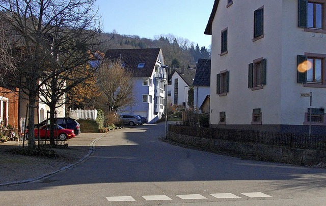 Wird in diesem Jahr nun doch nicht saniert: Der Rttler Weg in Wollbach   | Foto: Frey