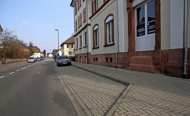 In Hhe der Alten Schule (Bild) und de...ng? Das denken einige Ortschaftsrte.   | Foto: Christoph Breithaupt