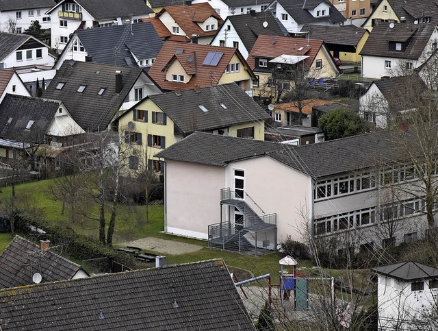 Gleich neben der Schule, wo grne Wies...rtenneubau in Nimburg errichtet werden  | Foto: Markus Zimmermann