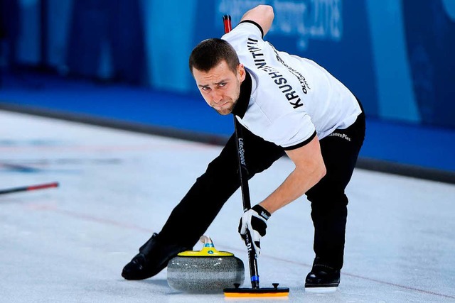 Gedopt: der russische Curler Alexander Kruschelnizki.  | Foto: AFP