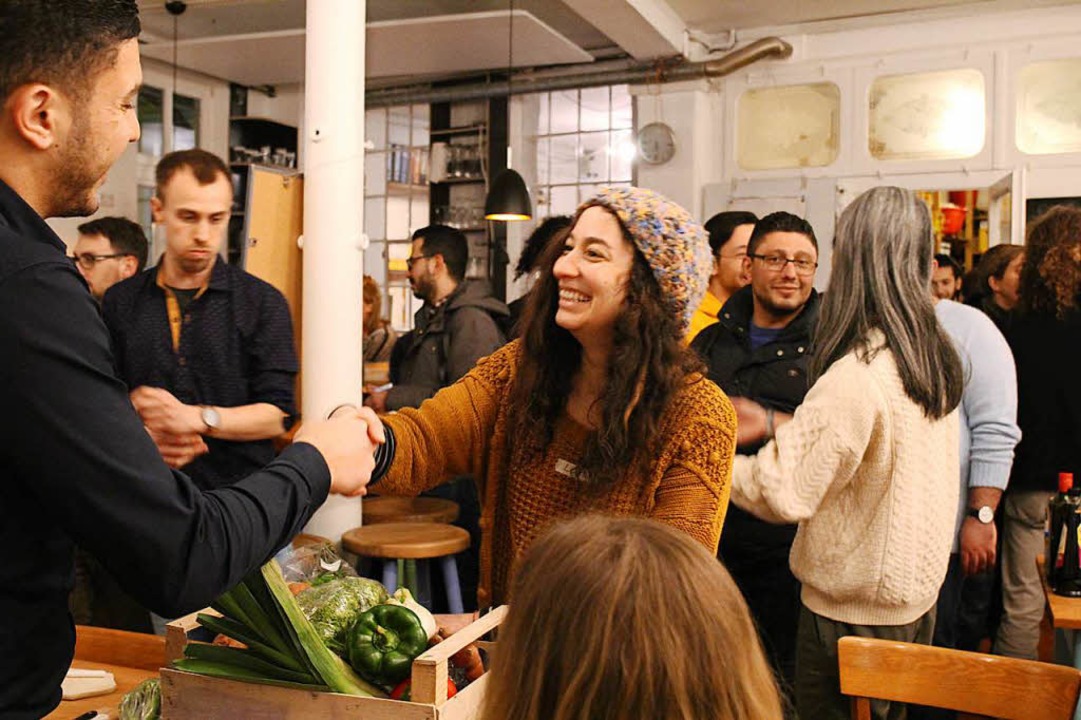 &#8222;Gemeinsam kochen im Strandcaf&...errand kochen und Start with a friend.  | Foto: Julia Caspers