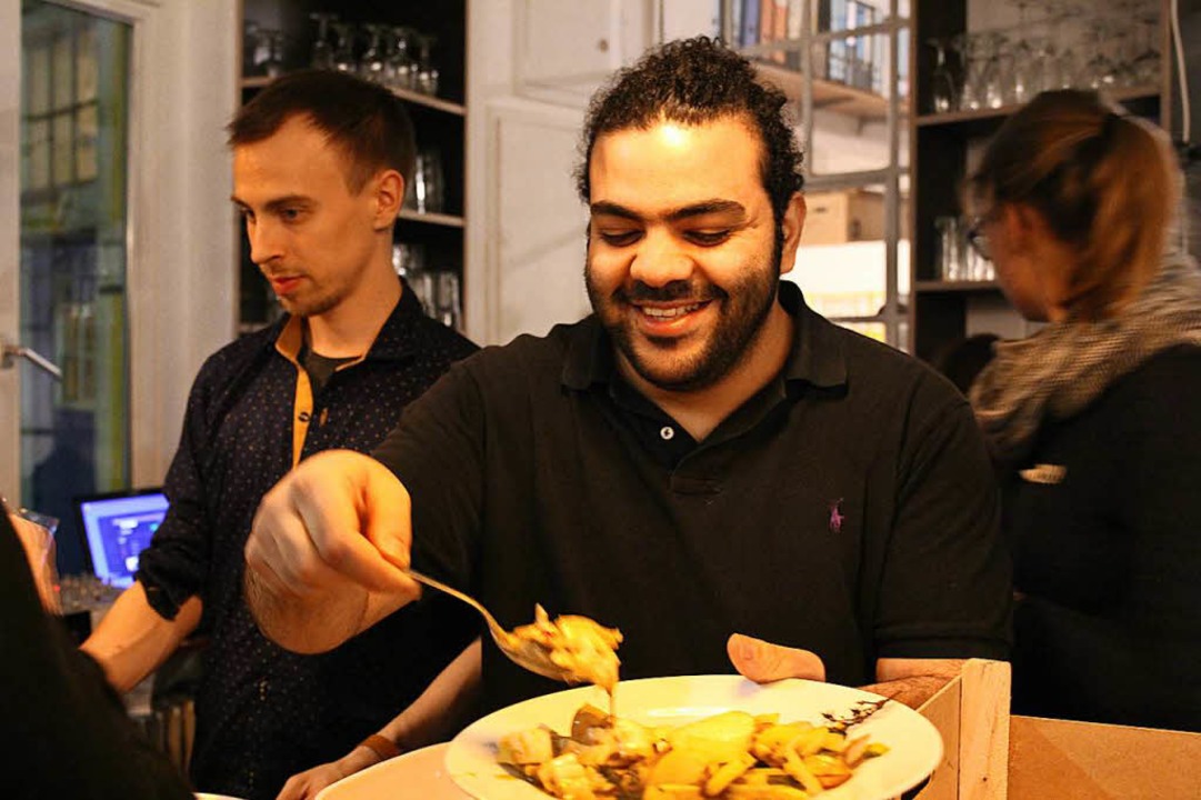 &#8222;Gemeinsam kochen im Strandcaf&...errand kochen und Start with a friend.  | Foto: Julia Caspers