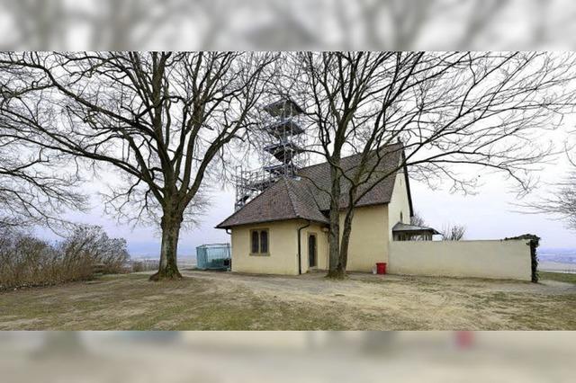 Der schiefe Turm vom Tuniberg wird wieder geradegerckt