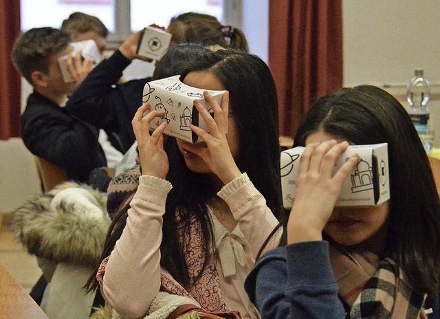 Nutzen der Digitalisierung hautnah erl... Virtual Reality neue Welten erkunden.  | Foto: Sebastian Barthmes