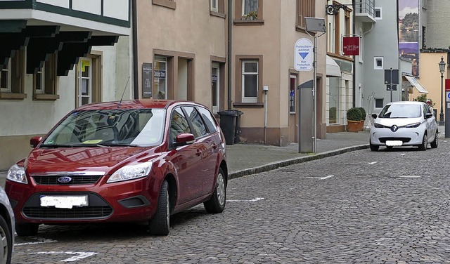 Der Parkautomat kommt weg und die sech...ltze werden zu Anwohnerstellpltzen.   | Foto: Theresa Steudel