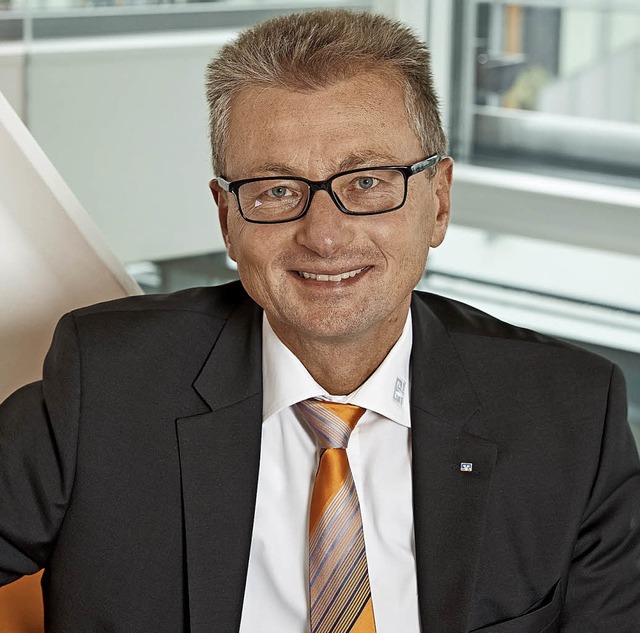 Hat gut lachen: Vorstandsvorsitzender Werner Thomann   | Foto: Volksbank