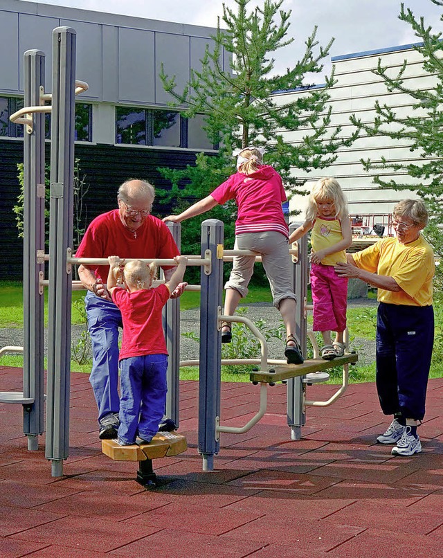 Fitness- und Bewegungsgerte soll es a...ch Senioren und Kinder nutzen knnen.   | Foto: Symbolbild: dpa