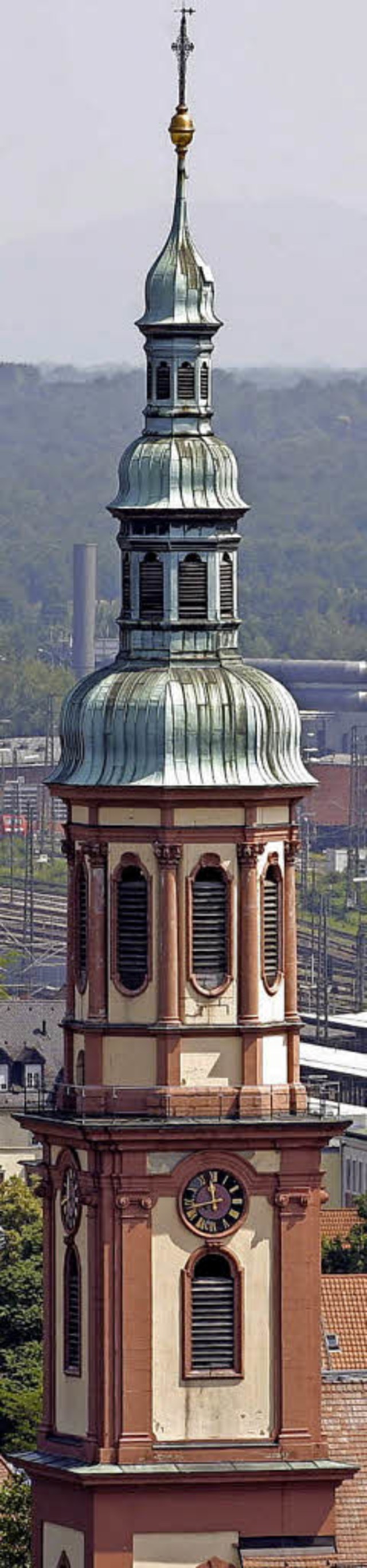 Offenburger Wahrzeichen: der Turm der Heilig-Kreuz-Kirche  | Foto: P. Heck