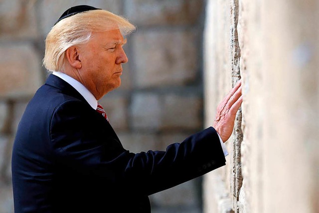 US-Prsident an der Klagemauer in Jerusalem.  | Foto: dpa