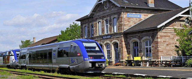 Aktuelle Endstation: Die franzsische ... Brcke aus dem Elsass nach Breisach.   | Foto:  trans rhin rail