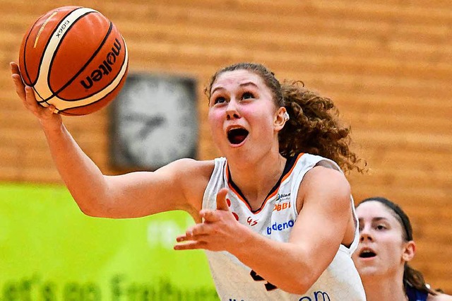 USC-Spielerin Luana Rodefeld kam gegen...ge Werte bei den Punkten und Rebounds.  | Foto: Patrick Seeger