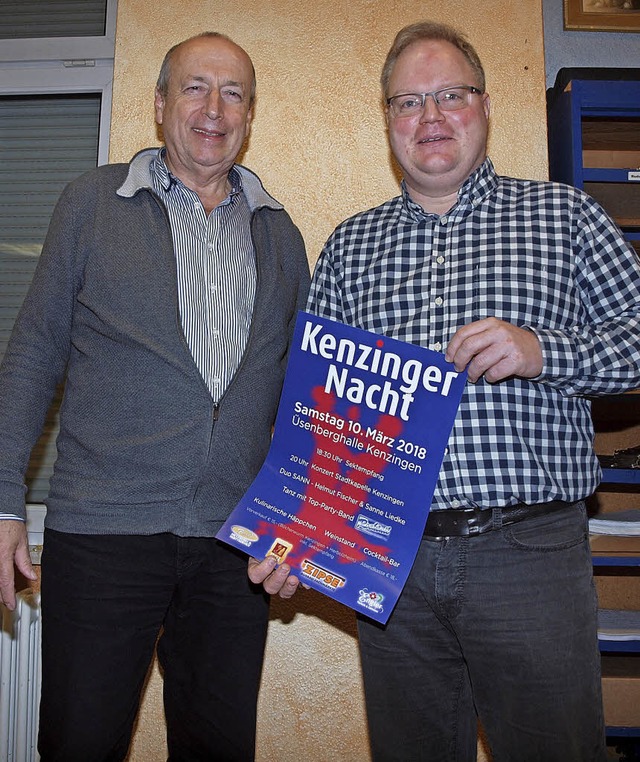 Stadtmusikdirektor Rudolf Heidler (lin...zum 190-Jhrigen der Stadtkapelle ist.  | Foto: Michael Haberer