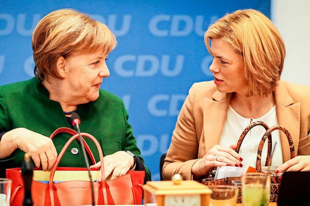 Kanzlerin Angela Merkel und die mglic...dwirtschaftsministerin Julia Klckner.  | Foto: Kay Nietfeld