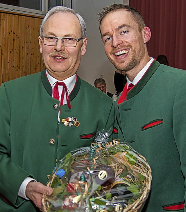 Hans-Peter Eckert (links) und sein Nac...tze der Trachtenkapelle Thomas Hummel.  | Foto: Olaf Michel