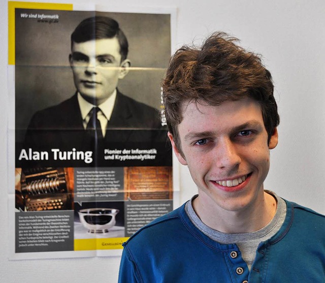 Der Lehrling und der Meister: Jonathan...nem Bild seines Vorbilds Alan Turing.   | Foto: Rainer Ruther