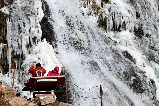 Der Todtnauer Wasserfall friert stellenweise zu