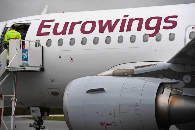 Die Fluggesellschaft Eurowings hat ent...ie Flge ab dem 23. Mrz einzustellen.  | Foto: dpa