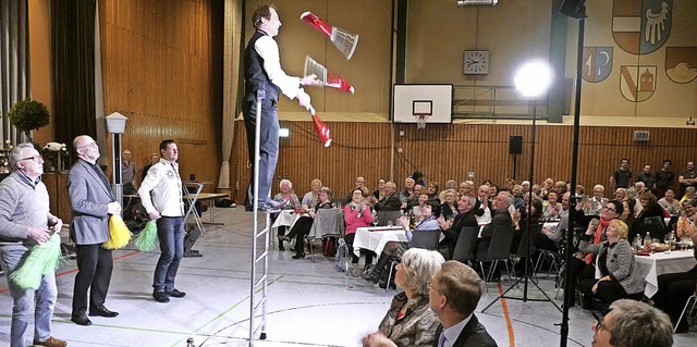 Variet mit Knstler Sebastian zum Jub...ndfrauen-Bezirksverbands in Endingen.   | Foto: Hlter-Hassler