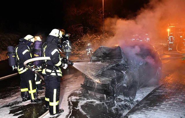 Gegen 0.30 Uhr am Samstag wurde ein Kl...220; in Mahlberg ein Raub der Flammen.  | Foto: Wolfgang Knstle