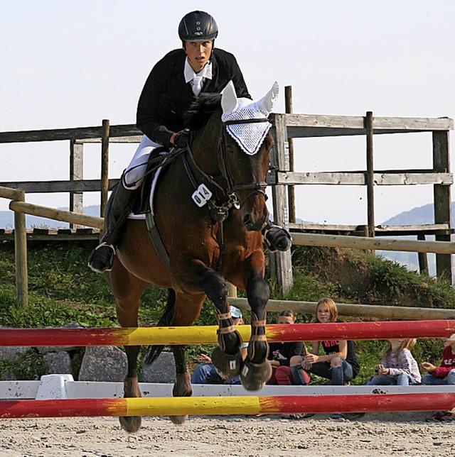 Einen zweiten turniertauglichen Reitpl... die Pferdefreunde Hotzenwald anlegen.  | Foto: Schtz