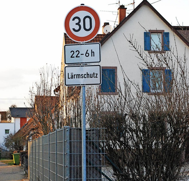 Nachts soll auf Anordnung des Landrats...rsreuter Hauptstrae Tempo 30 gelten.   | Foto: Sylvia-Karina Jahn