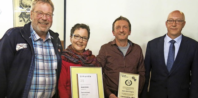 Auf zweimal 25 aktive Jahre im Dienst ...orsitzender der Stadtmusik Bonndorf).   | Foto: Erhard Morath