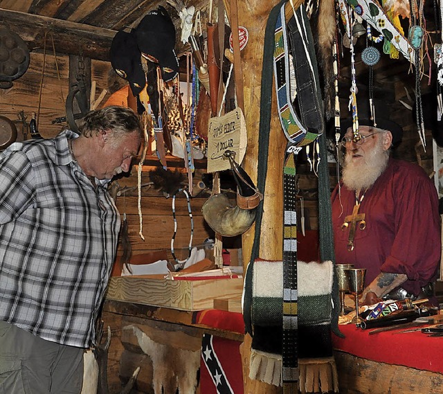 Souvenirs aus vergangenen Zeiten im Westernladen  | Foto: dieter fleig