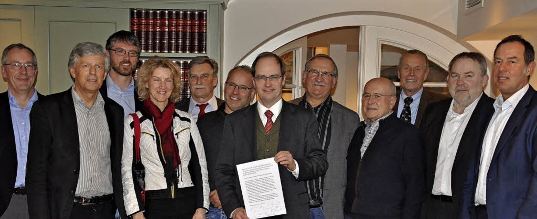 Brgermeister Christian Renkert (Bildm... Kandertalbahn angestrebt werden soll.  | Foto: Jutta Schtz