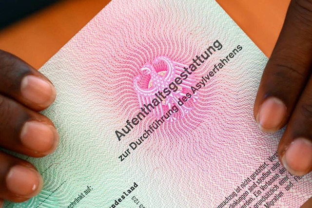 Der Kampf um den Aufenthaltstitel besc...t immer fter die deutschen Gerichte.   | Foto: dpa