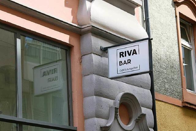 Die Riva Bar hat jetzt unter der Woche geffnet und macht unter anderem eine Schlager-Nacht