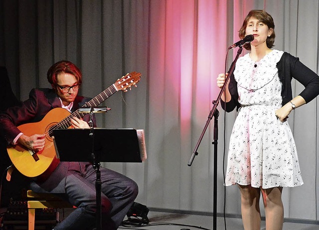 Rainer Lietzmann und Charlotte Rott-Fo...ngewhnlichen und bekannten Chansons.   | Foto: Annette Mahro