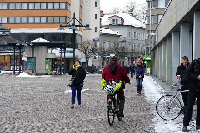Die Grnen fordern eine getrennte Fahrradfhrung ber den Postvorplatz.  | Foto: Clara Hee