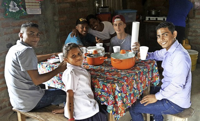 Marco Rdenauer fhlte sich sehr wohl im Kreis seiner Gastfamilie in Nicaragua.   | Foto: privat