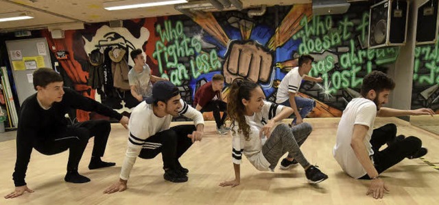 Fr das &#8222;Dance a way&#8220;-Proj...eschoss des Kepler-Gymnasiums geprobt.  | Foto: Rita Eggstein