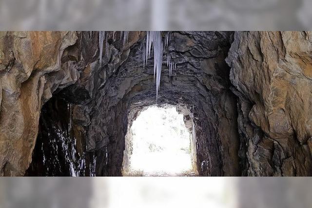 Tunnel als falsche Tropfsteinhöhle