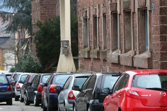 Seit dem Einzug der Evangelischen Fach...zialpdagogik werden Parkpltze knapp.  | Foto: Christoph Breithaupt