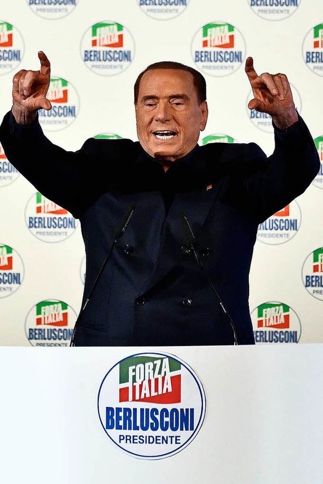 Der Wiederkehrer: Ex-Premier Silvio Berlusconi  | Foto: dpa