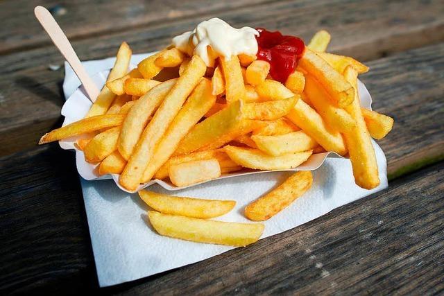 Brand beim Pommes-Frittieren: 20.000 Euro Schaden