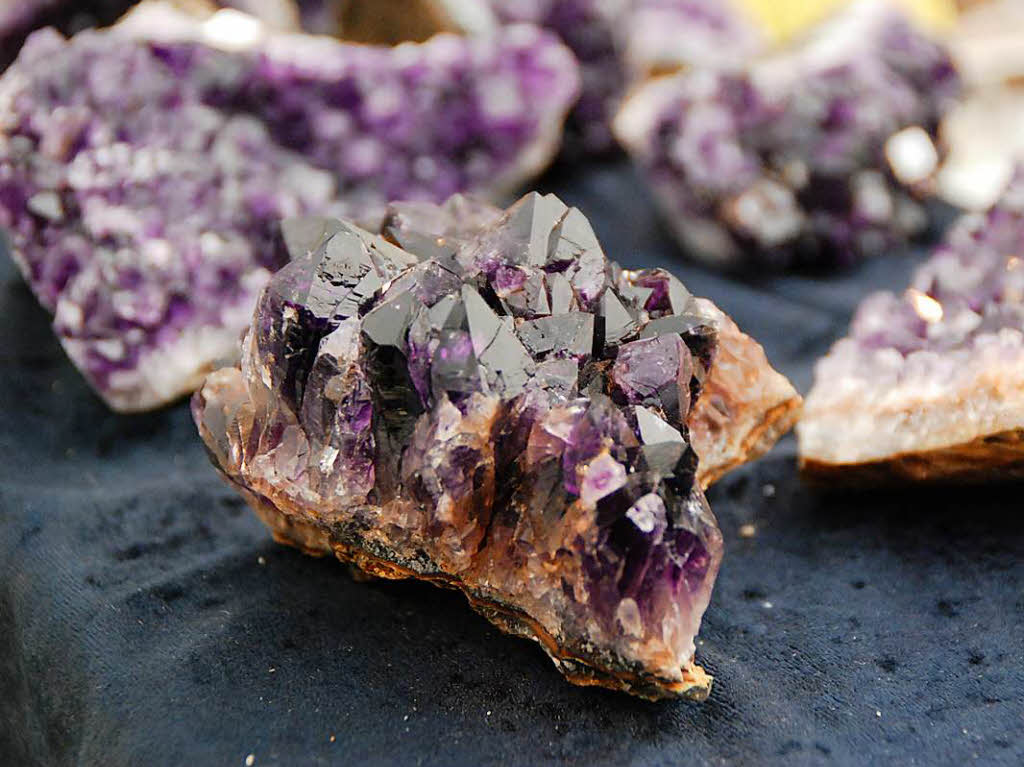 Die unzhligen farbigen Mineralien, Kristalle und Edelsteine faszinierten nicht nur die Kinder.
