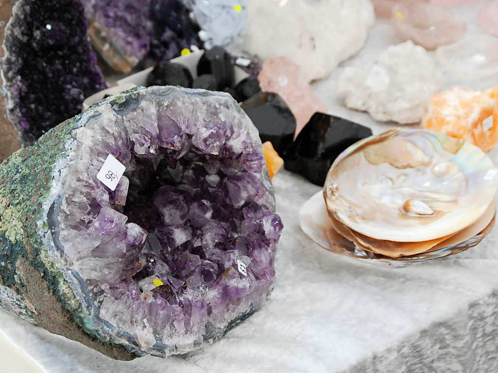 Die unzhligen farbigen Mineralien, Kristalle und Edelsteine faszinierten nicht nur die Kinder.
