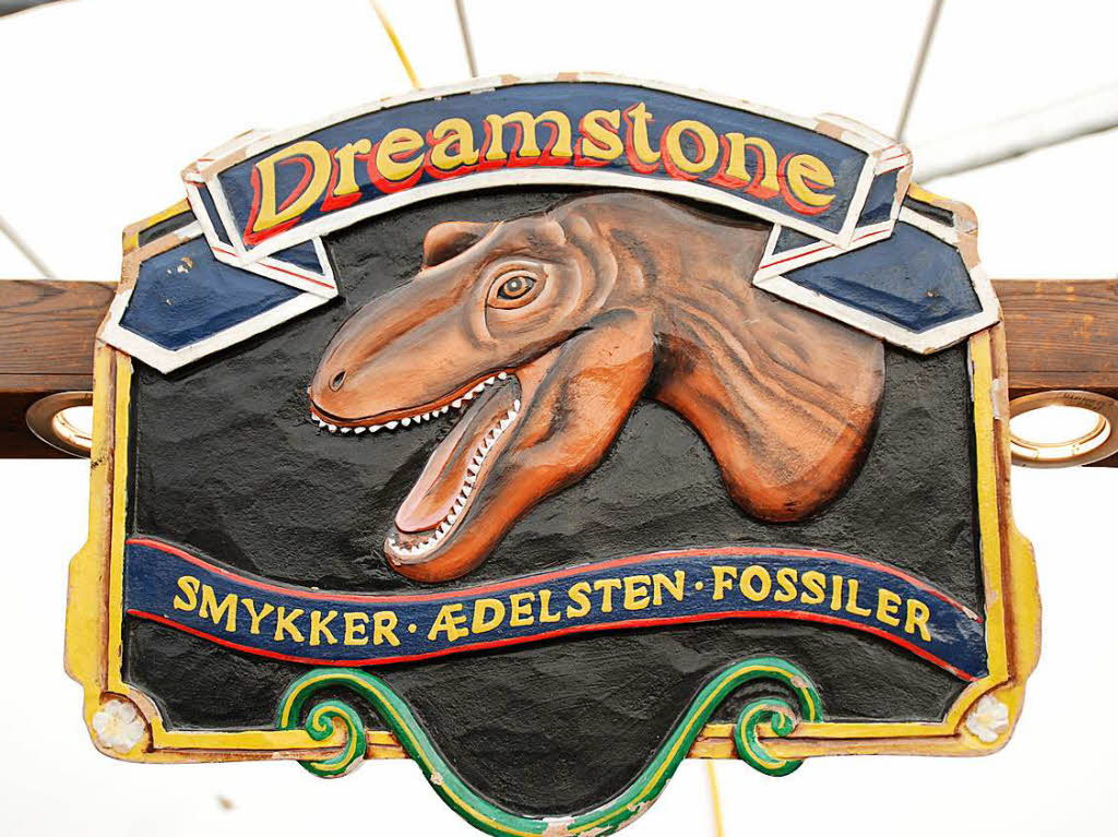 Fossilien, Mineralien und Schmuckkreationen eines Standbetreibers aus Dnemark