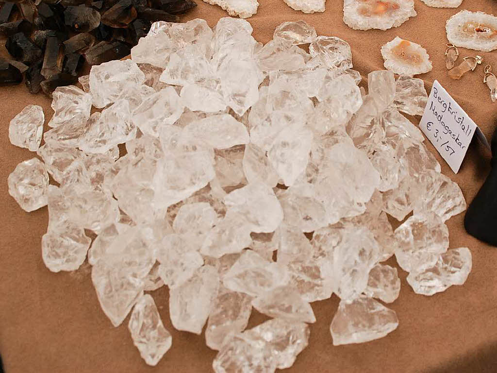 Die unzhligen farbigen Mineralien, Kristalle und Edelsteine faszinierten nicht nur die Kinder.