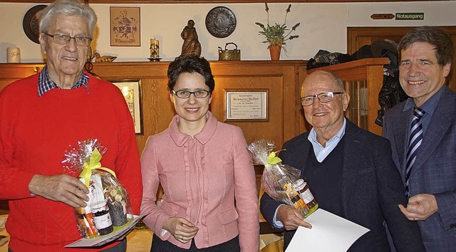 Ehrung fr 40 Jahre Treue: von links H...Eberhard Kimmi und Eberhard Aldinger.   | Foto: Ilona Hge