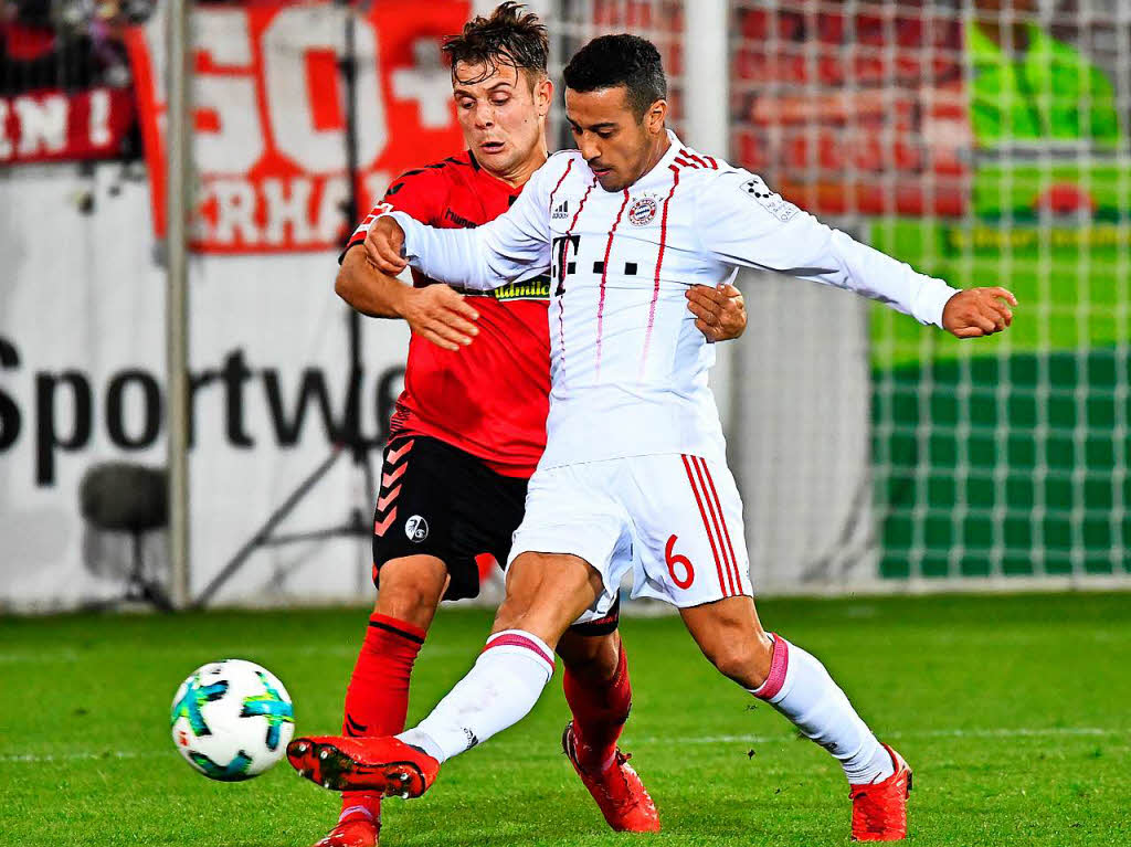 Der FC Bayern Mnchen gab sich im Breisgau keine Ble und siegte verdient mit 4:0.